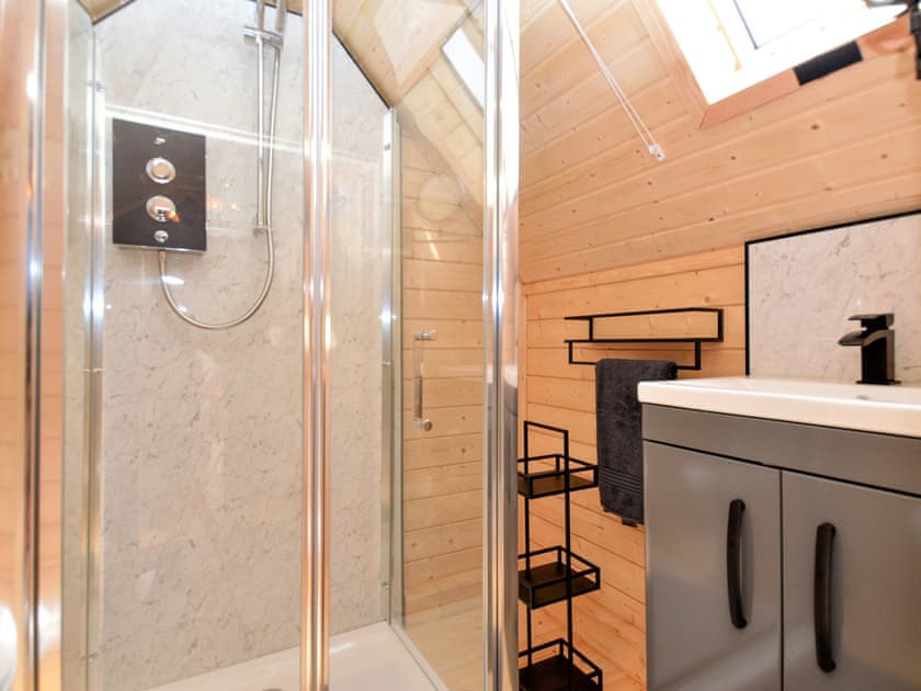 Shower room | Seal Point Cabin, Cairndow