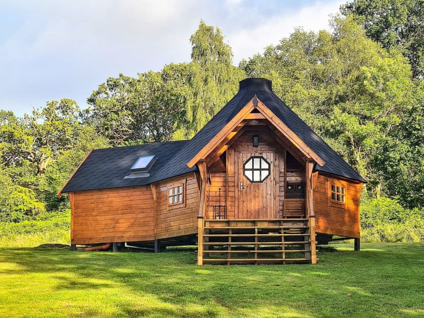 Exterior | Seal Point Cabin, Cairndow