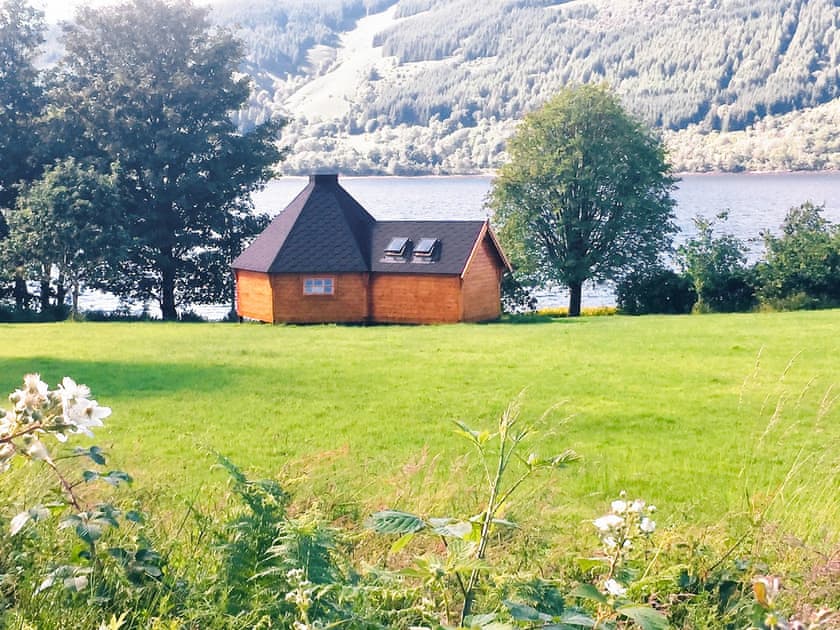 Exterior | Seal Point Cabin, Cairndow