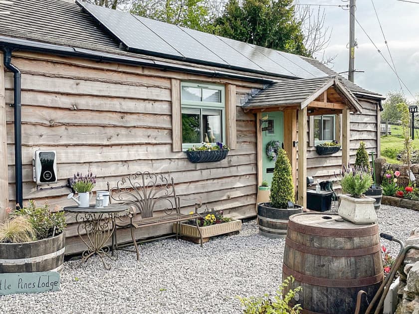 Exterior | Little Pines Lodge, Biddulph