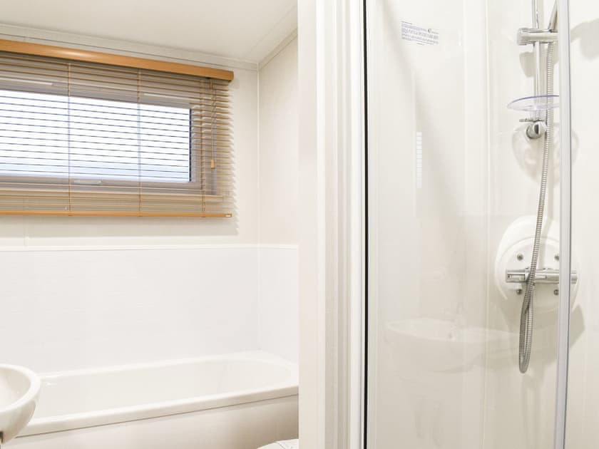 Bathroom | 26 Newperran Holiday Resort, Goonhavern, near Perranporth