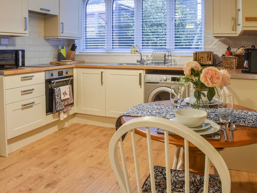 Dining Area | South Wing Coldharbour Park Farm, Liss