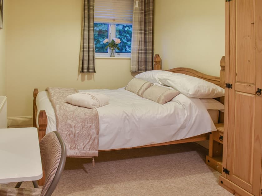 Double bedroom | South Wing Coldharbour Park Farm, Liss