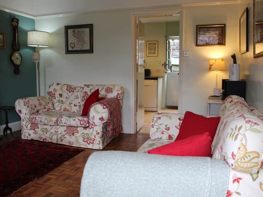 Living room/dining room | Thorncliffe Cottage, Tideswell, near Bakewell
