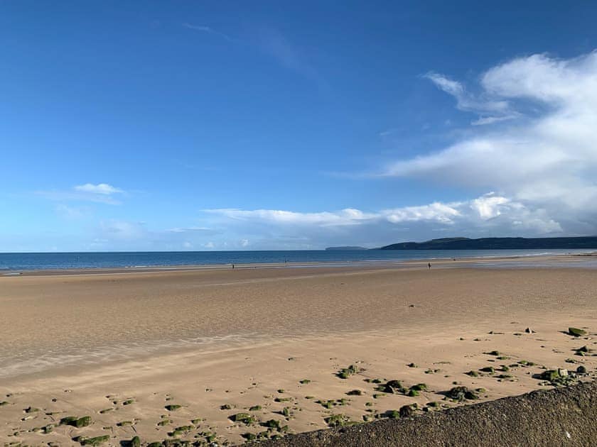 Nearby Dog friendly beach in November | Keepers Cottage, Red Wharf Bay