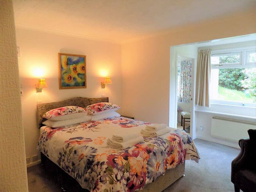 Double bedroom | Feaugh Cottage, Lochgoilhead, near Inverary