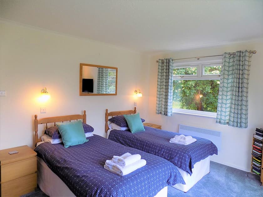 Twin bedroom | Feaugh Cottage, Lochgoilhead, near Inverary