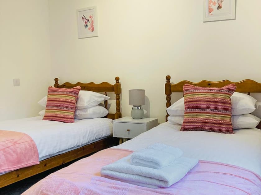 Twin bedroom | Achintee Cottage No.2 - Achintee Cottages, Fort William
