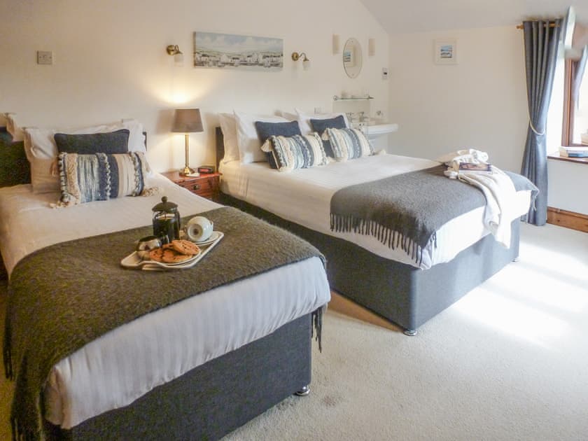 Light and airy triple bedroom with double and single bed | Anneth Lowen - Rescorla Farm Cottages, Mevagissey, near St. Austell