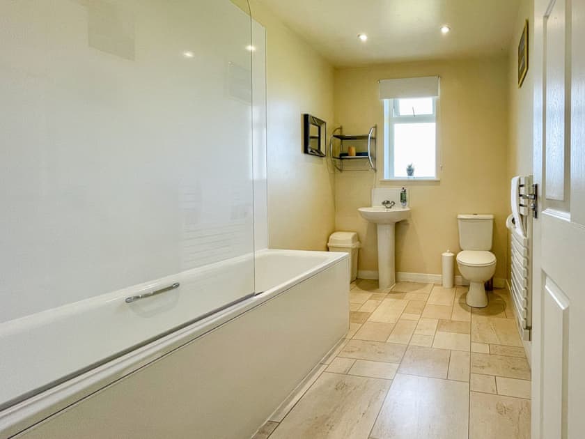 Bathroom | Lochiel Apartment, Fort William