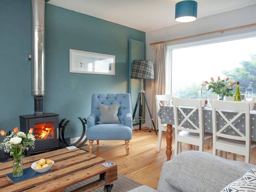 Living room/dining room | Semybadazee, Widemouth Bay