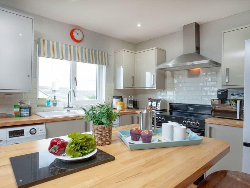 Kitchen area | Semybadazee, Widemouth Bay