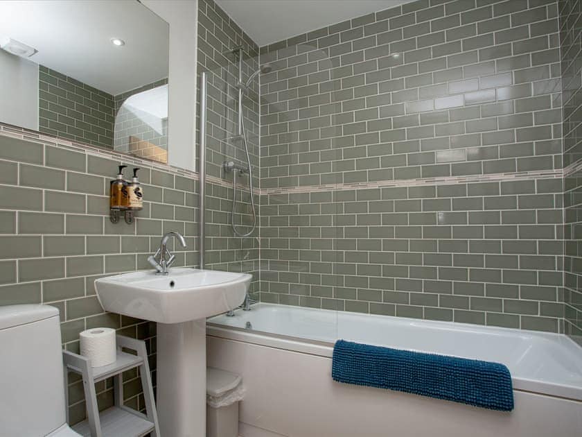 Bathroom | Semybadazee, Widemouth Bay