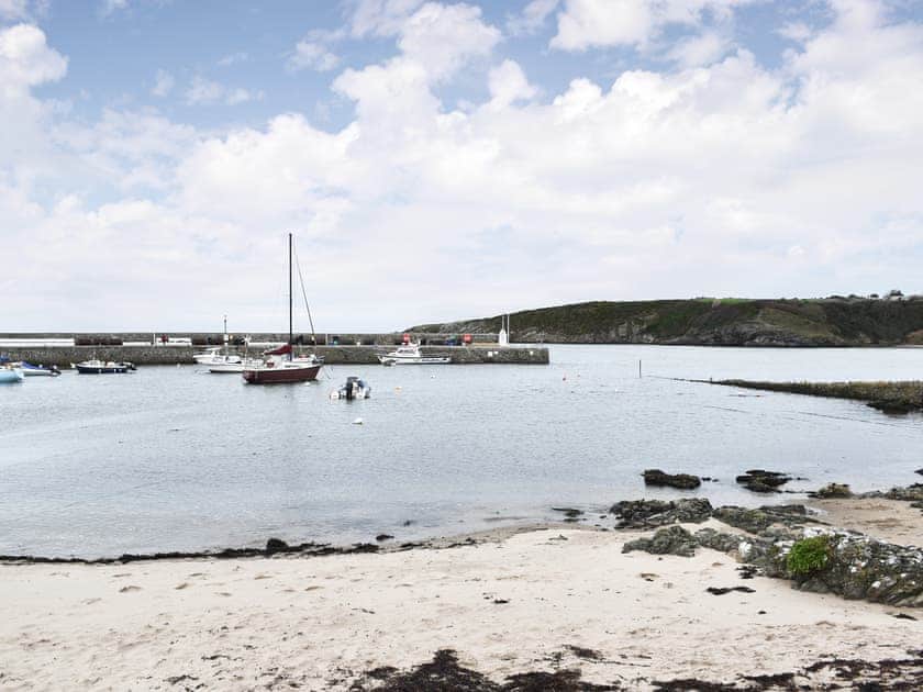 Surrounding area | Seashell Cove, Cemaes Bay