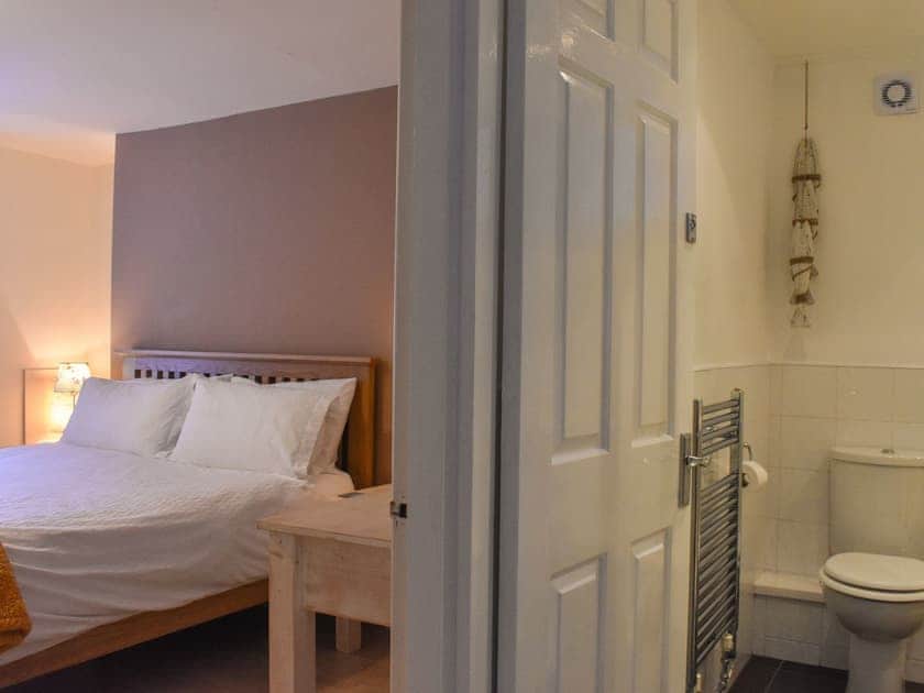 En-suite | Herring Cottage, Whitby