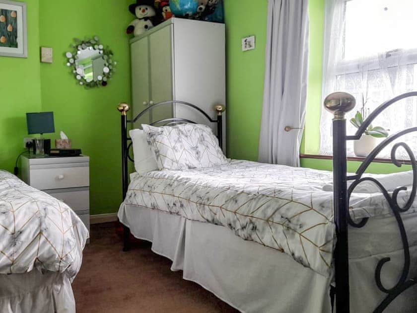 Twin bedroom | Queensland Cottage, Saint Margaret’s at Cliffe