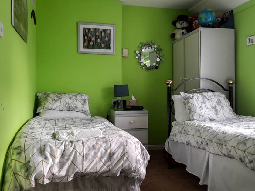 Twin bedroom | Queensland Cottage, Saint Margaret’s at Cliffe