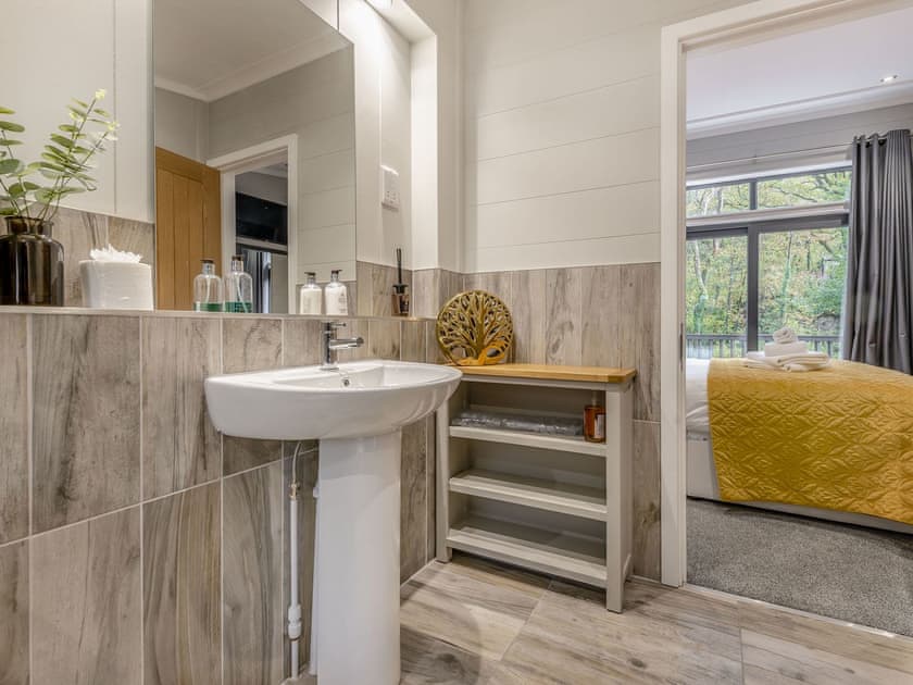 En-suite | The Powys Lodge, New Quay