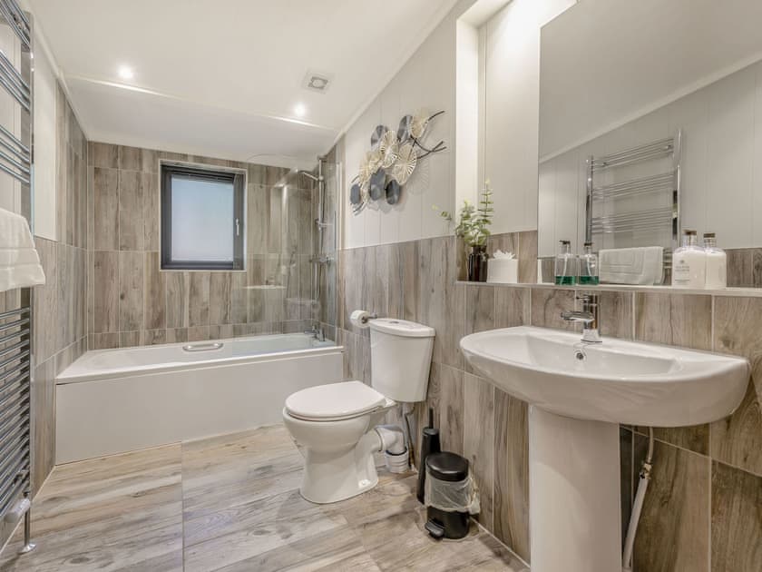 En-suite | The Powys Lodge, New Quay