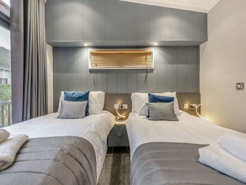 Twin bedroom | The Powys Lodge, New Quay