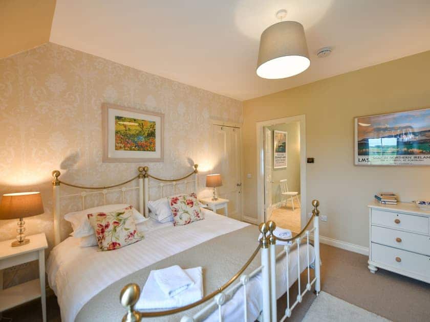 Double bedroom | High Clachan Farmhouse - Corsewall Estate Holiday Cottages, Kirkcolm, near Stranraer