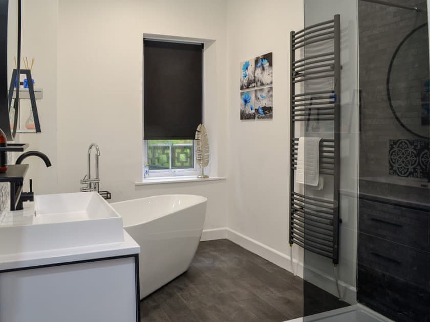 Bathroom | Nith Villa, Dumfries