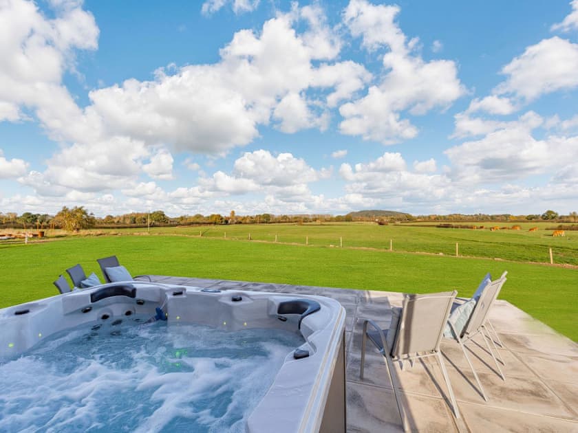 Hot tub | Buckley Farm, Barn 1 - Buckley Farm Barns, Oswestry