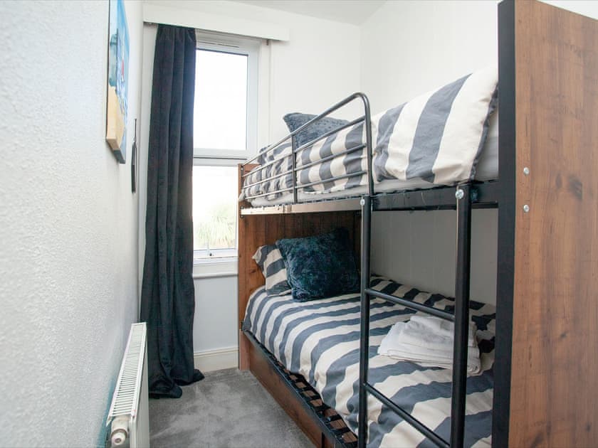 Bunk bedroom | Devon Beach Station, Paignton