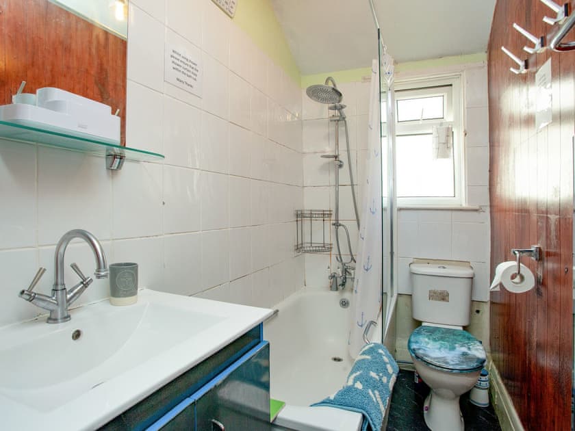 Bathroom | Devon Beach Station, Paignton