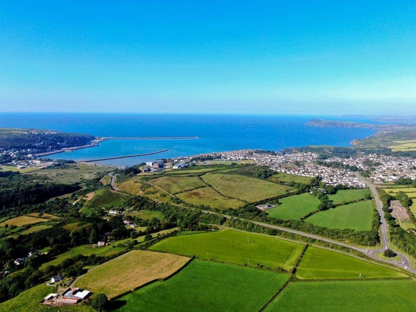 Setting | Y Cwtch - Tregoes Pods and Domes, Fishguard