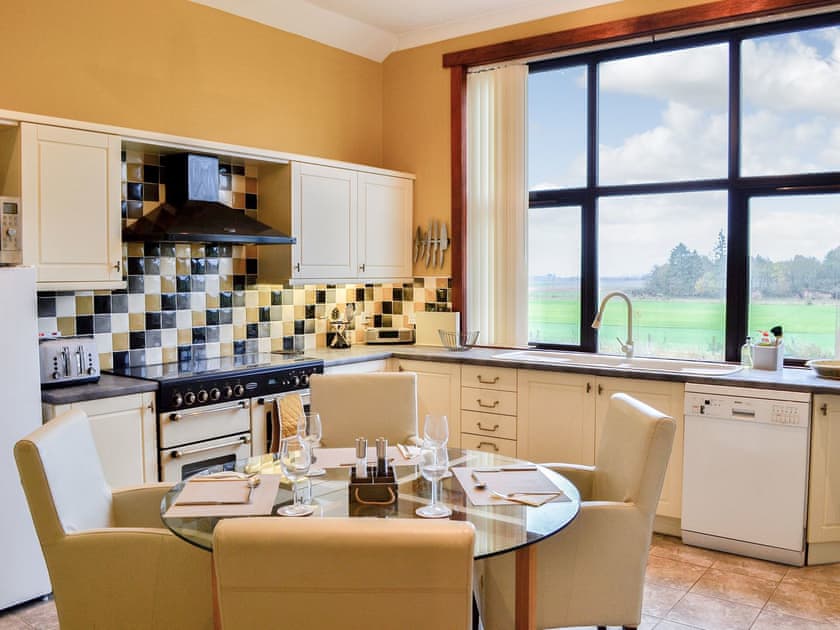 Kitchen | Redroofs By The Woods - Redroofs Retreats, Forfar