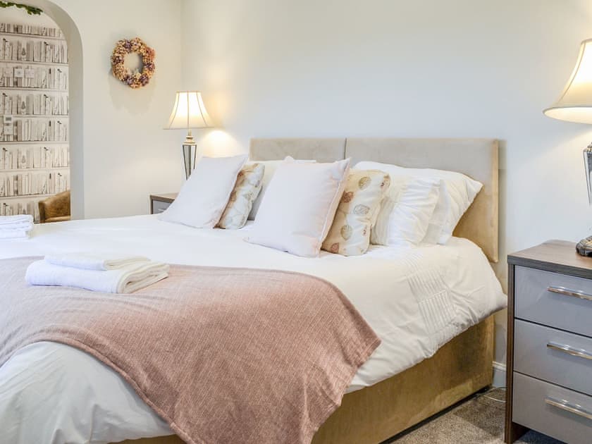 Double bedroom | Redroofs By The Woods - Redroofs Retreats, Forfar
