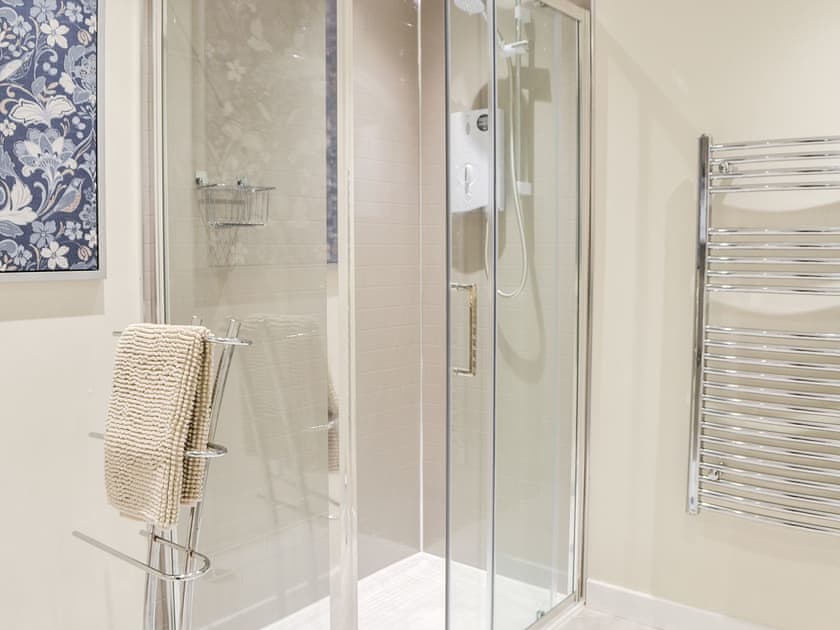 En-suite | Redroofs By The Woods - Redroofs Retreats, Forfar