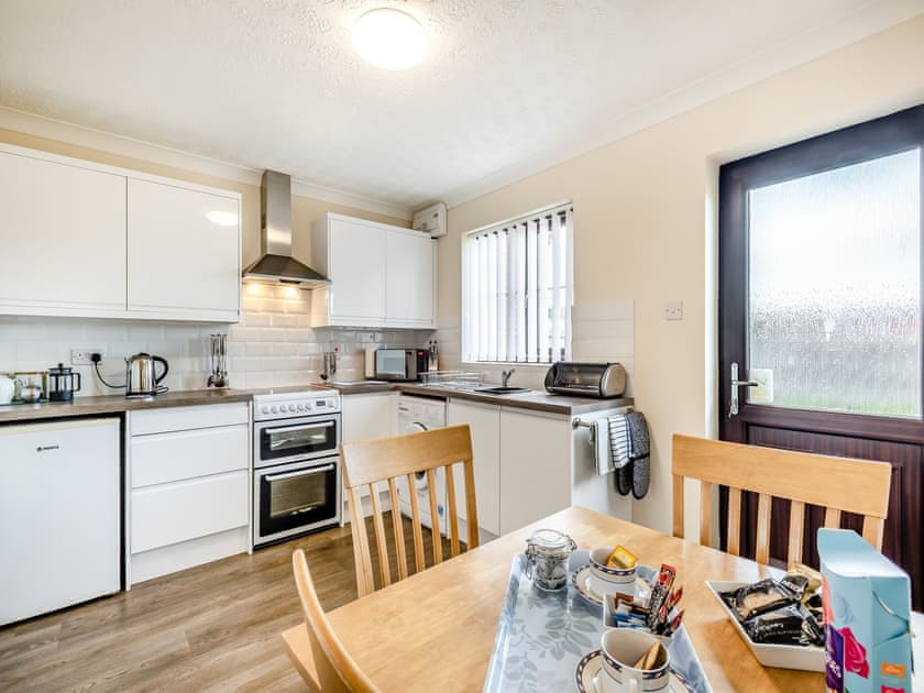 Kitchen/diner | Primrose Cottage, Sea Palling.
