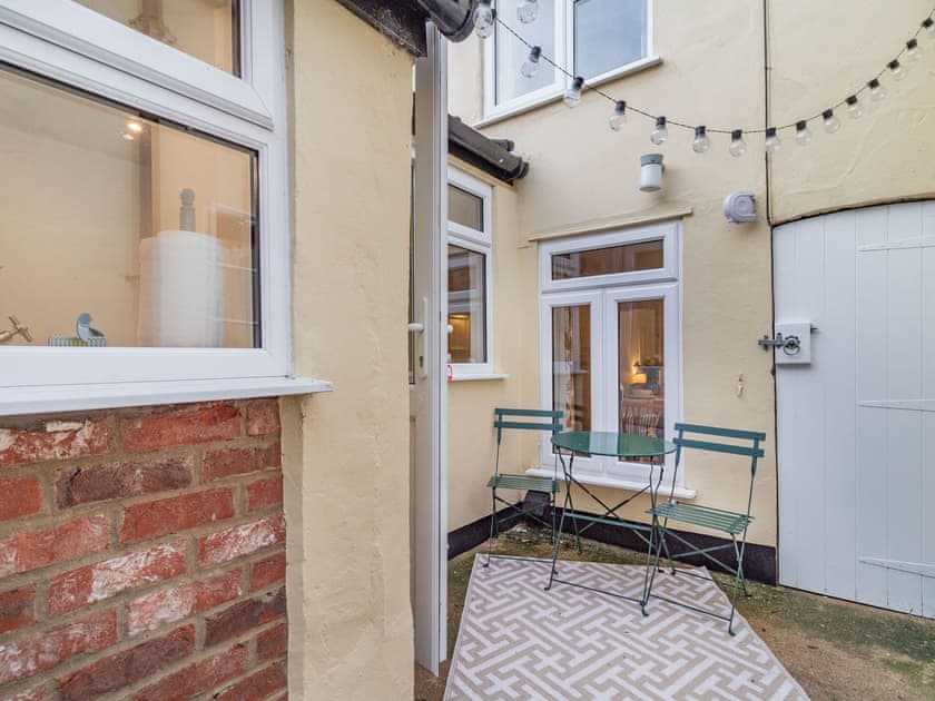 Outdoor area | The Yellow Cottage On The Hill, Framlingham