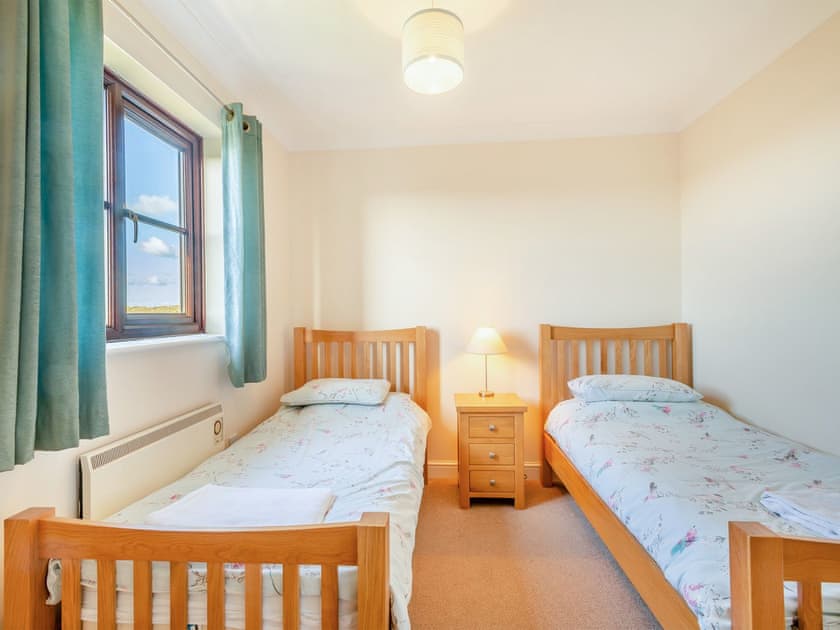 Twin bedroom | Lavender Cottage, Sea Palling