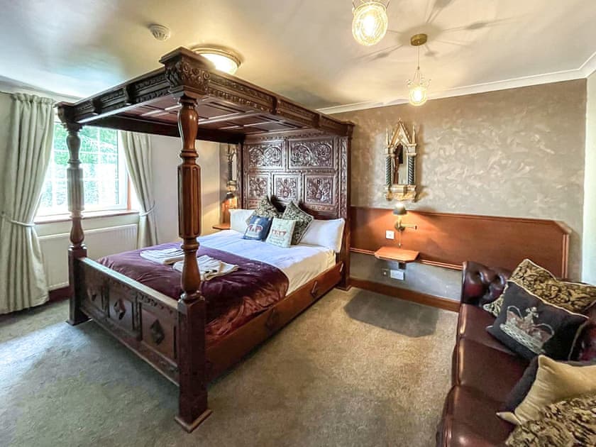 Four Poster bedroom | Dalgarven Spa House, Kilwinning, near Ayr