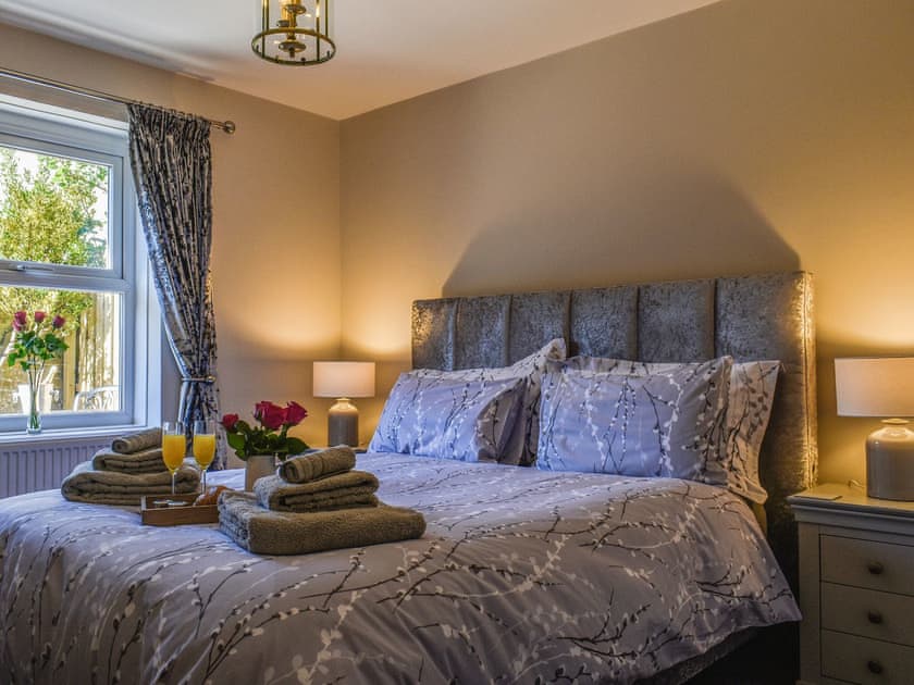 Double bedroom | Autumn Rose Cottage, Skipton