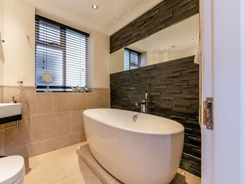 Bathroom | The Croft, Windermere