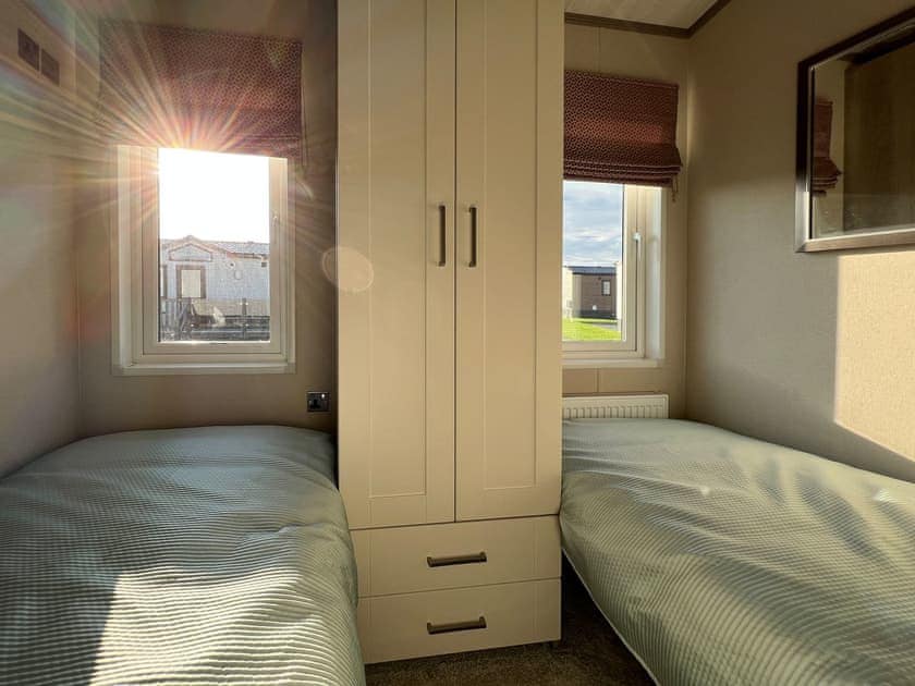 Twin bedroom | Knightsbridge 49, St Andrews