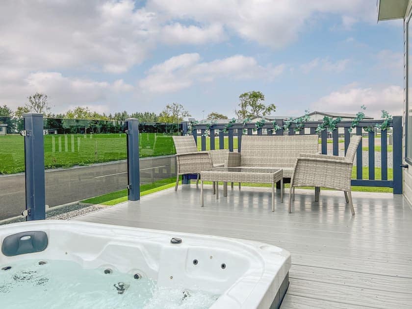 Hot tub | Triskele Lodge 54, St Andrews