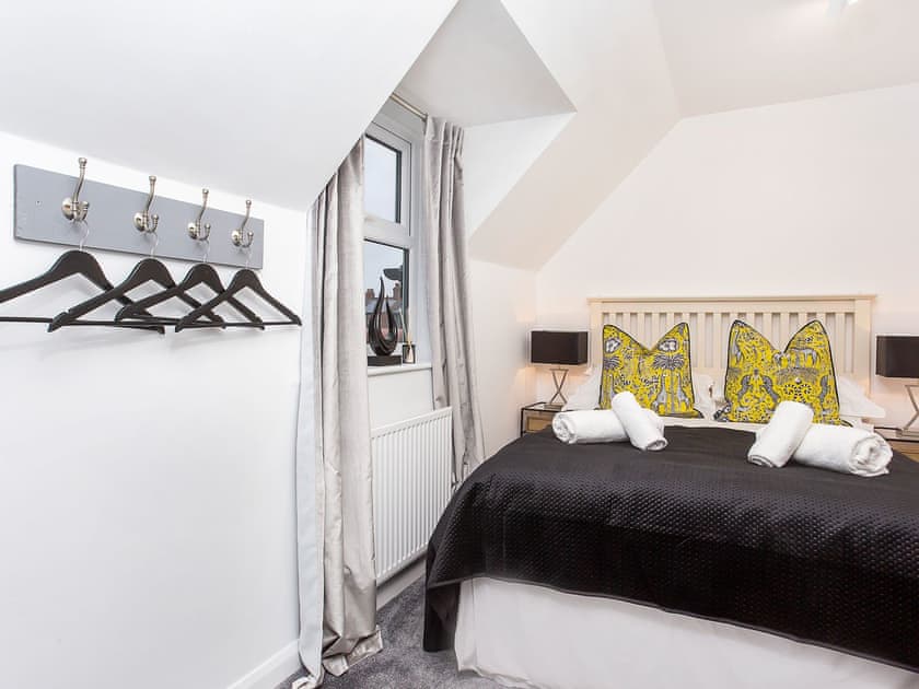 Double bedroom | Minsters Reach Apartment Four - York Boutique Lets, York