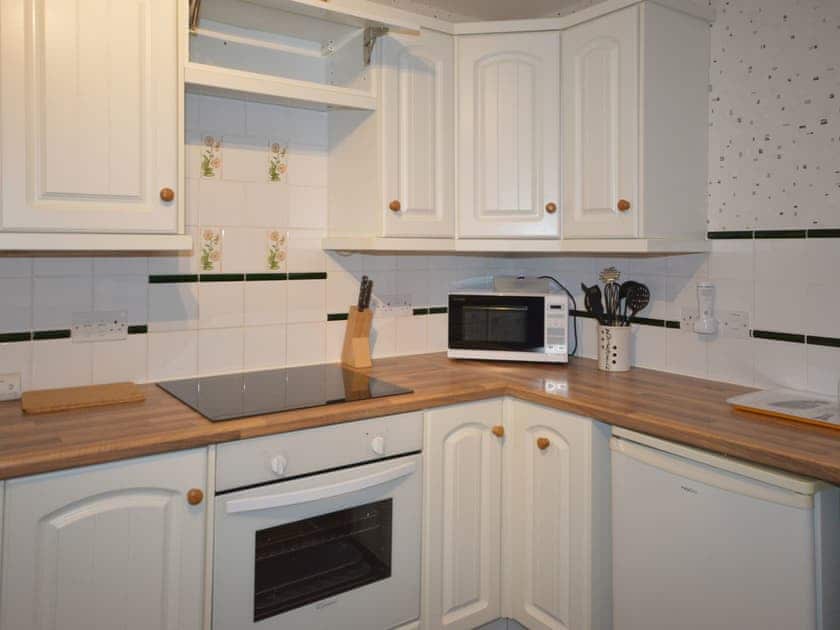 Kitchen | Ardura Apartment No 2 - Ardura Apartments, Oban