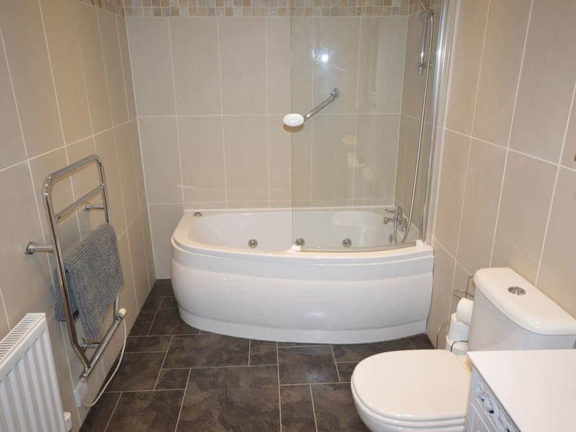 Bathroom | Ardura Apartment No 2 - Ardura Apartments, Oban