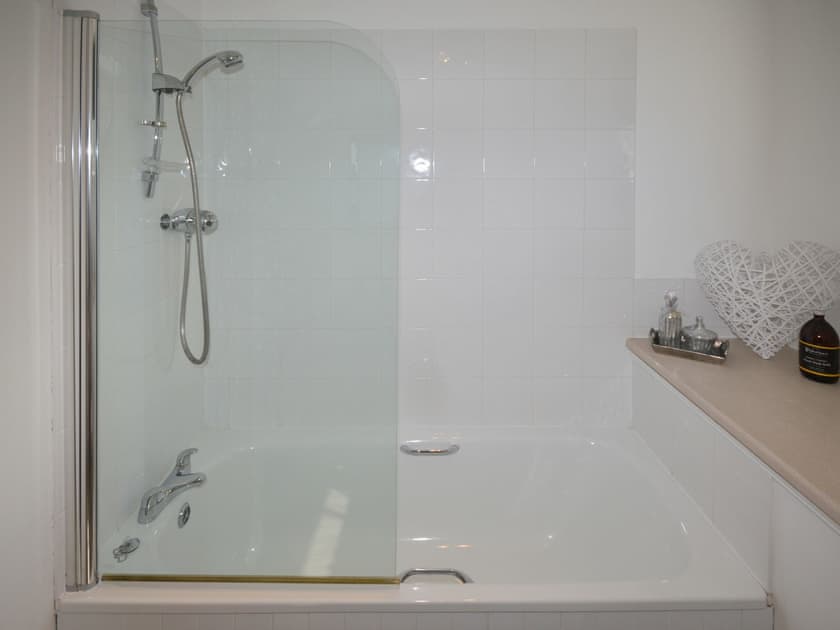 Bathroom | Old Distillery Apartment, Fort William
