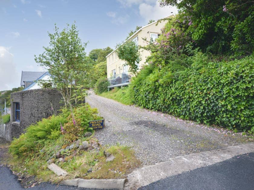 Driveway | Ardura Apartment No 1 - Ardura Apartments, Oban