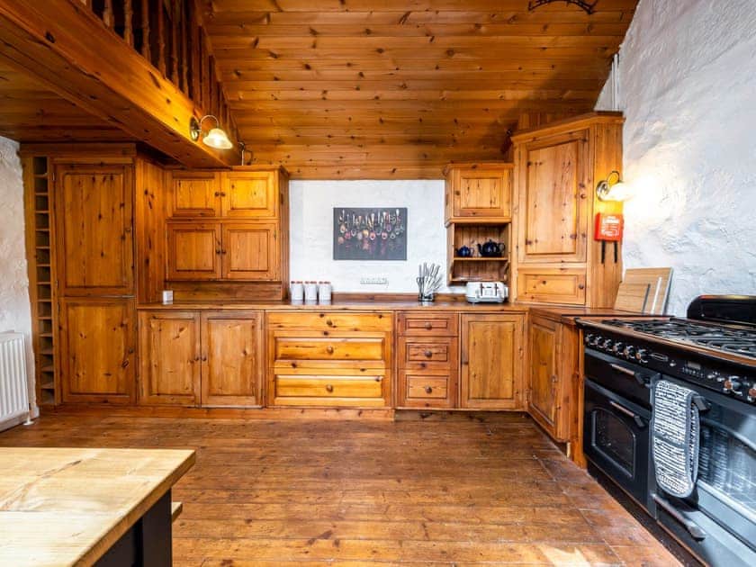 Kitchen | Rudh Na Magach - Ardverikie Cottages, Kinloch Laggan