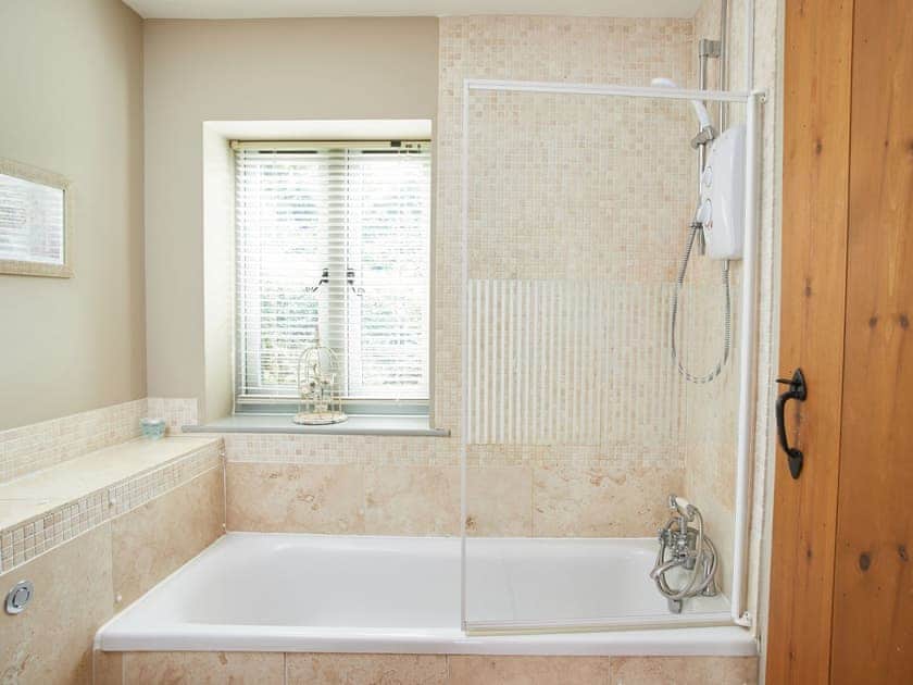 Bathroom | The Hayloft - Manor Mews, Tattersett, near Fakenham
