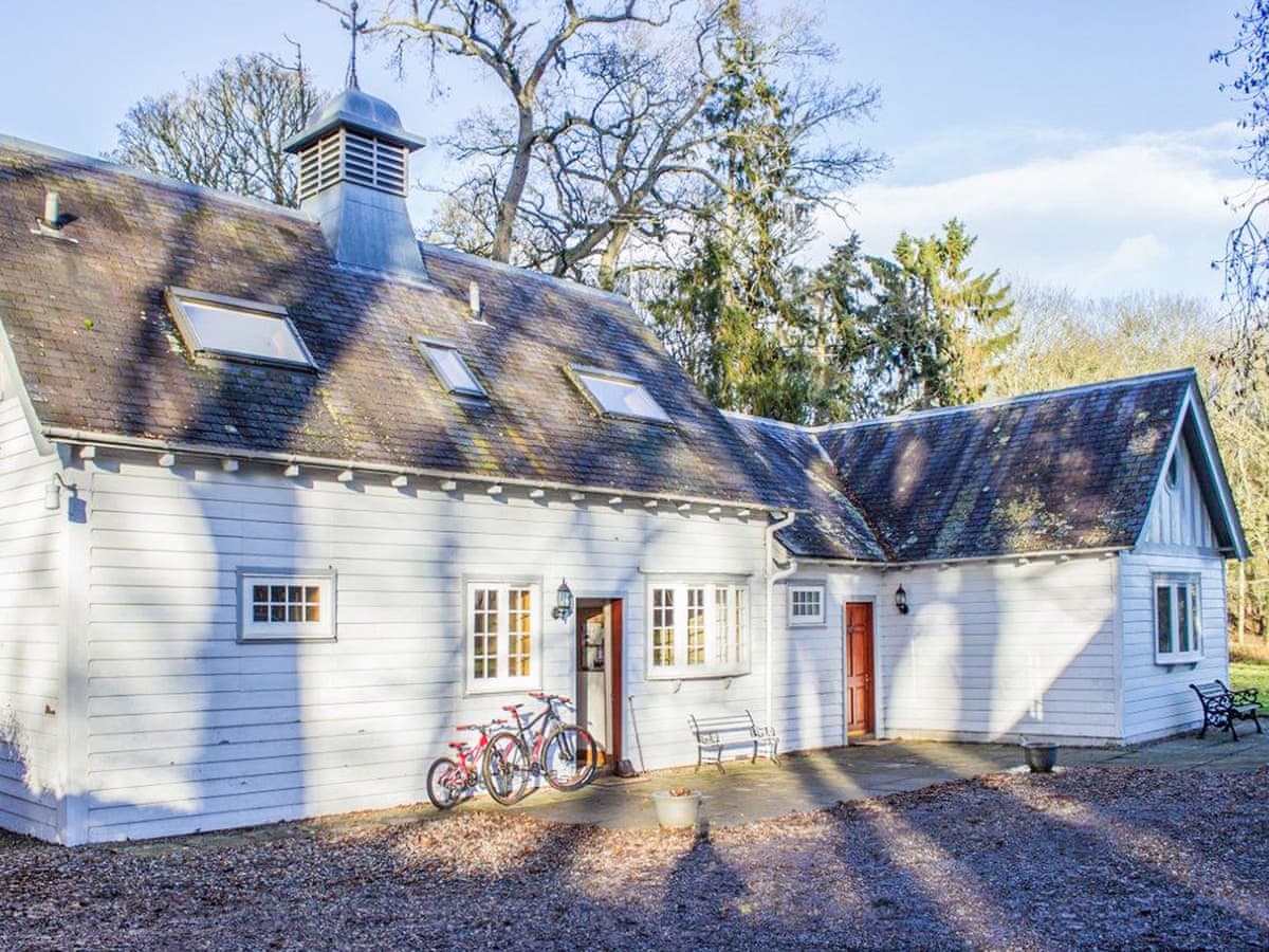 Ardblair Castle Cottages - The Stable holiday cottage near the Cairngorms