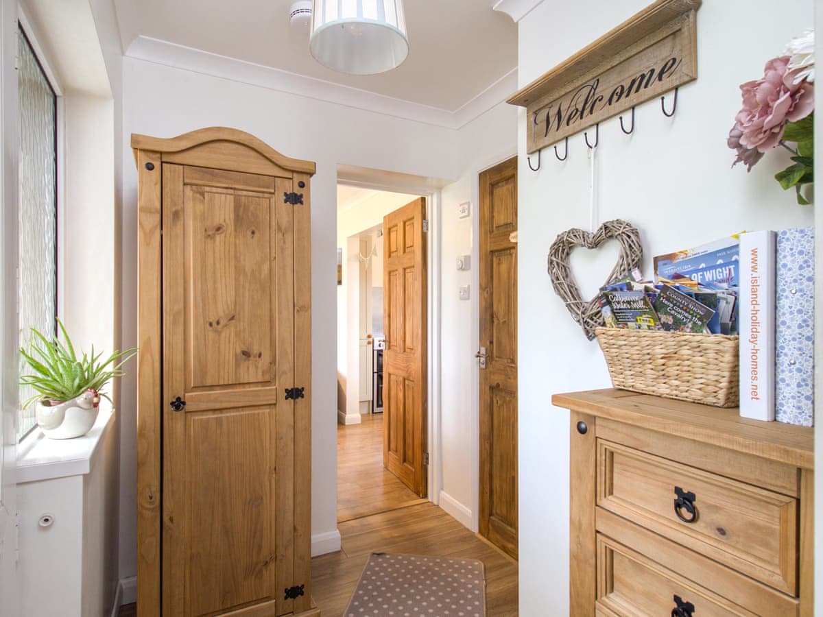 Queen Bower Farm Lodge - Holiday lodge in Southern England - Image 2